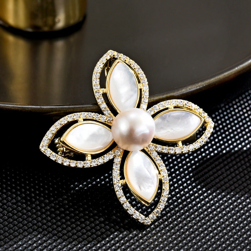 Mother-of-pearl Four-leaf Clover Freshwater Pearl Brooch