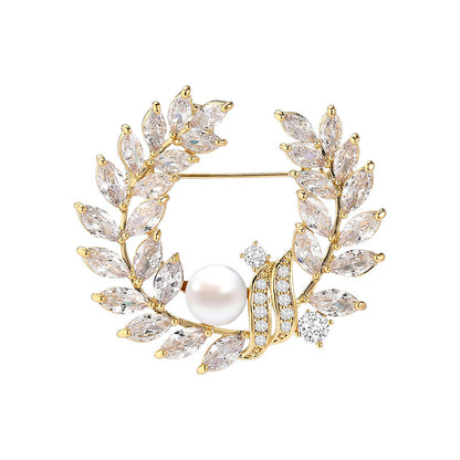 Freshwater Pearl Crystal Wreath Brooch