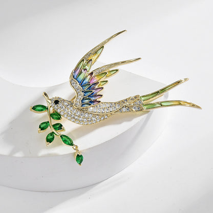 Emerald Vivid Joyful Magpie Brooch