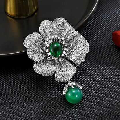 Emerald Mid Five-leaf Flower Brooch