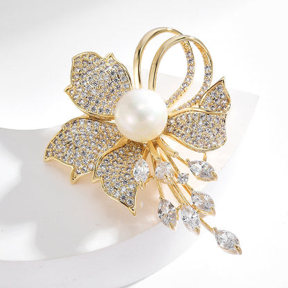 Freshwater Pearl  flower Brooch