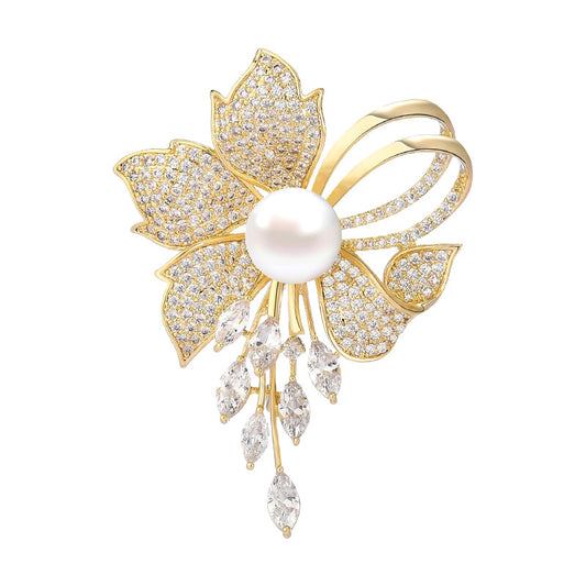 Freshwater Pearl  flower Brooch