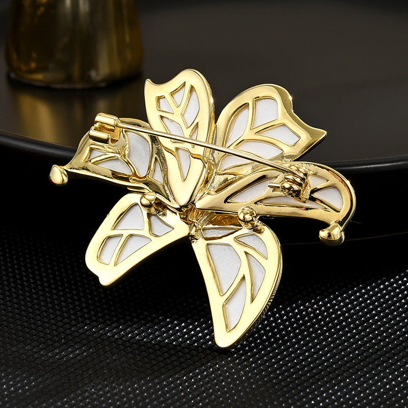 Natural Mother-of-pearl Lily Brooch