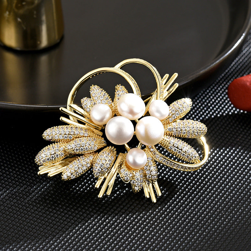 Freshwater Pearl Gold Flower Brooch