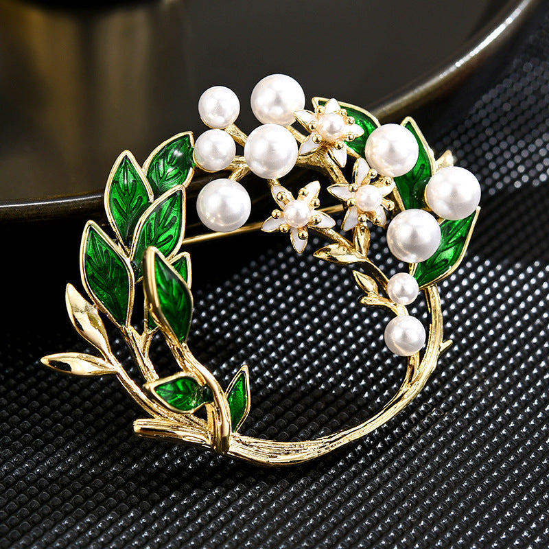 Jasmine Freshwater Pearl Brooch