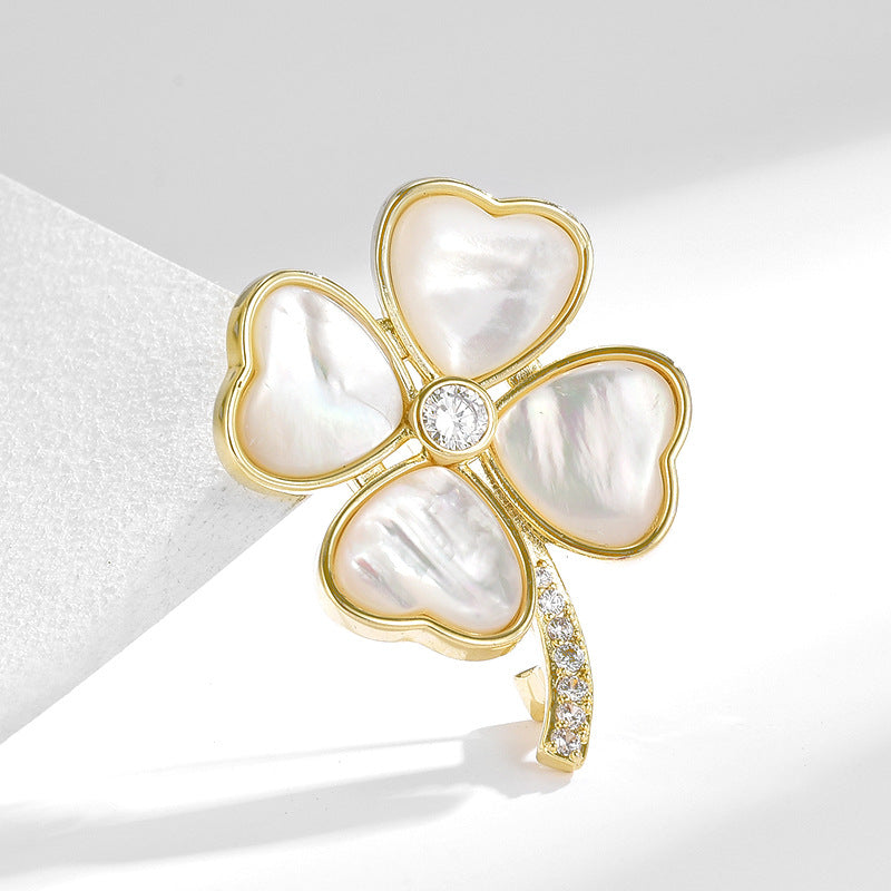 Clover White Mother-of-Pearl Gold Brooch