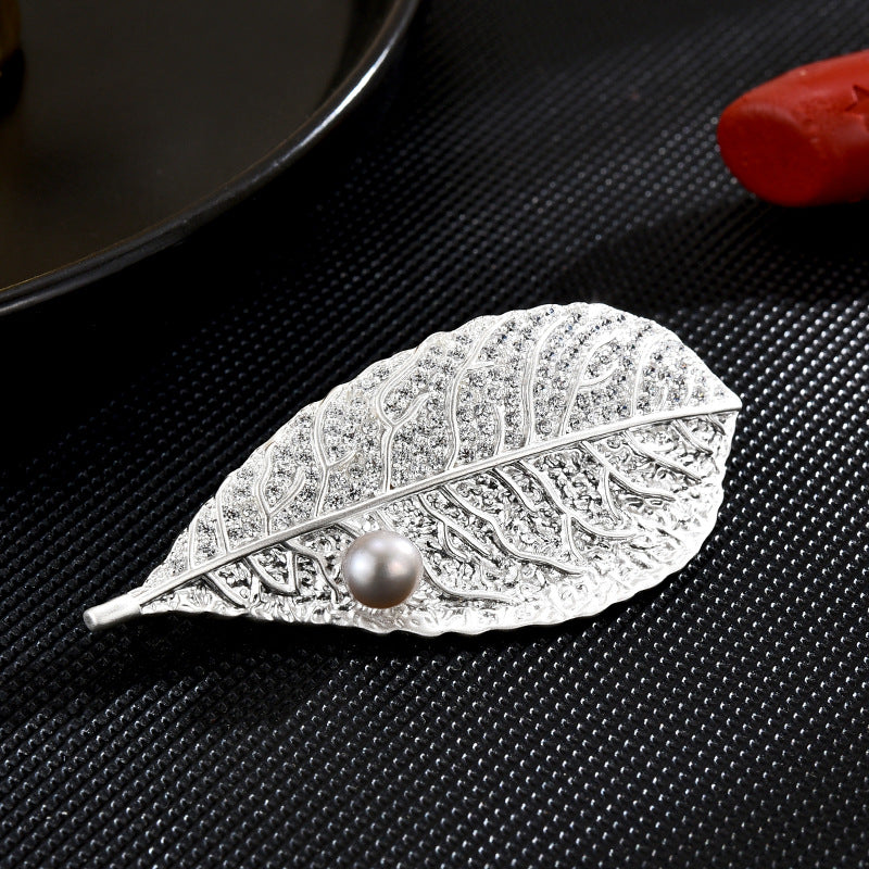 Classic Freshwater Pearl Leaf Brooch