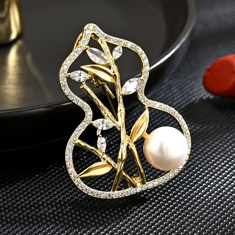 Bamboo Leaf Natural Pearl Brooch