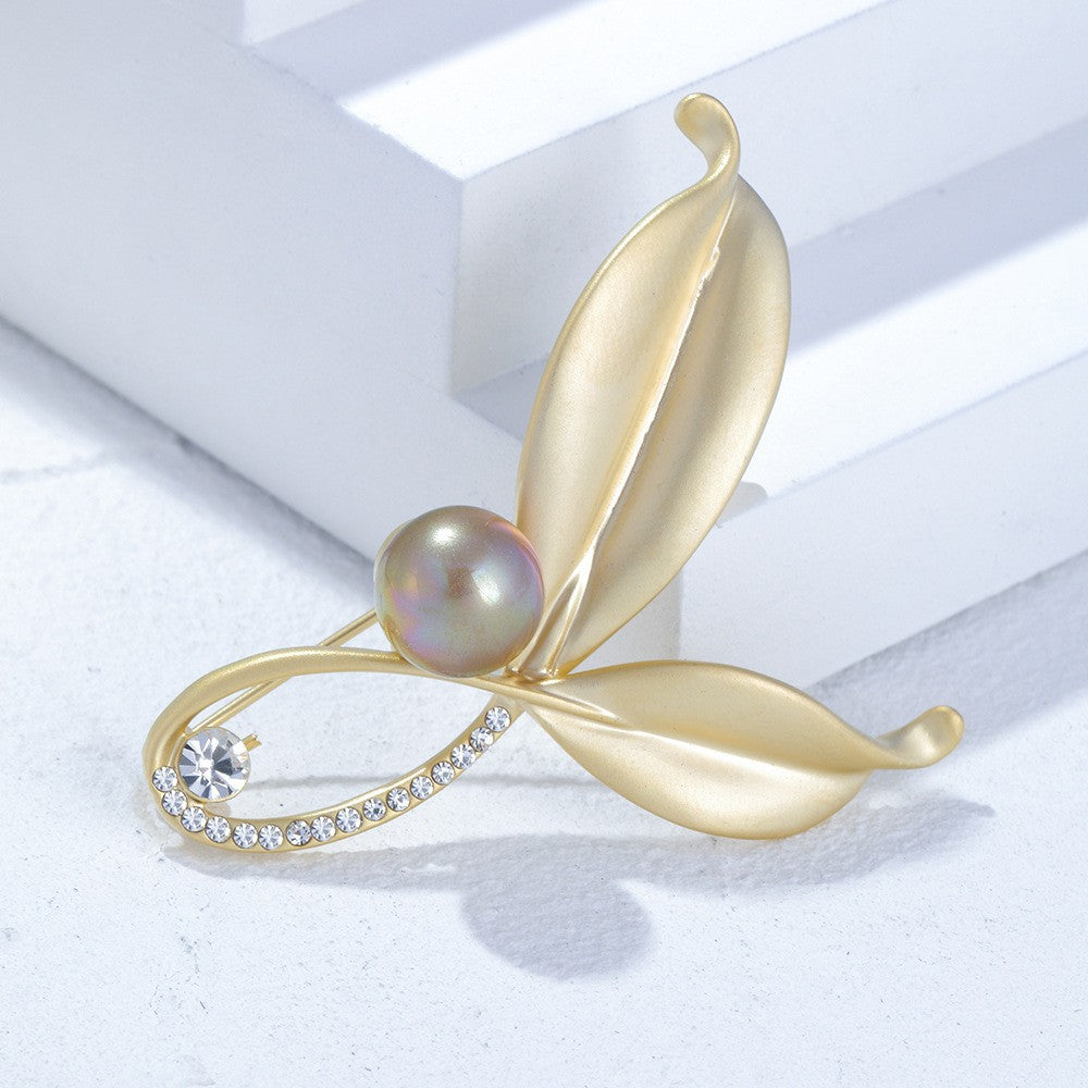 Freshwater Pearl Zircon Gold Leaf Brooch