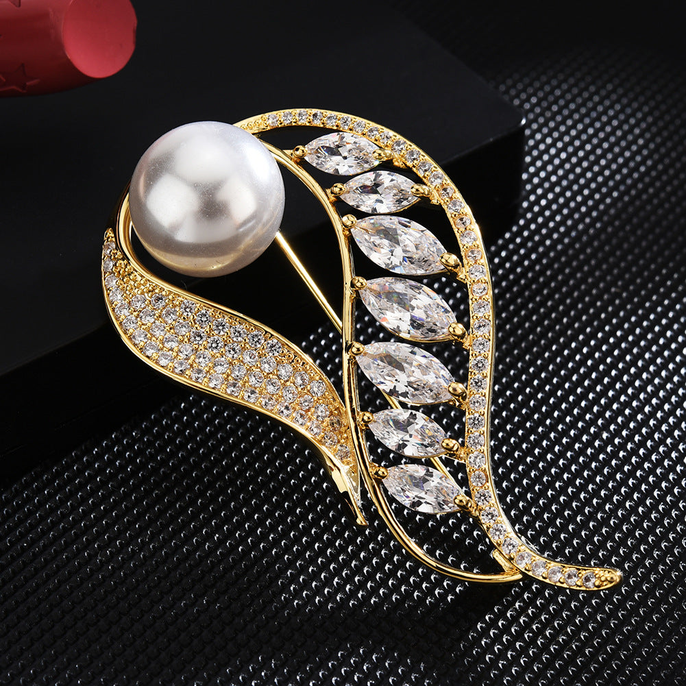 Classic Freshwater Pearl Zircon Leaf Brooch