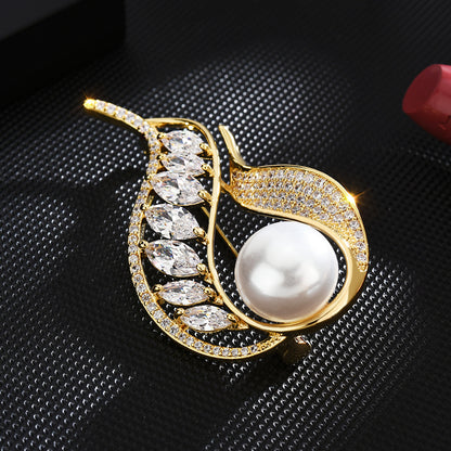 Classic Freshwater Pearl Zircon Leaf Brooch