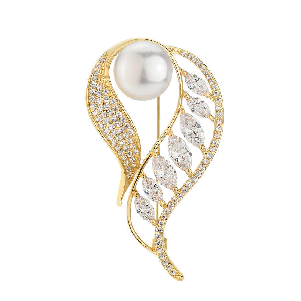 Classic Freshwater Pearl Zircon Leaf Brooch