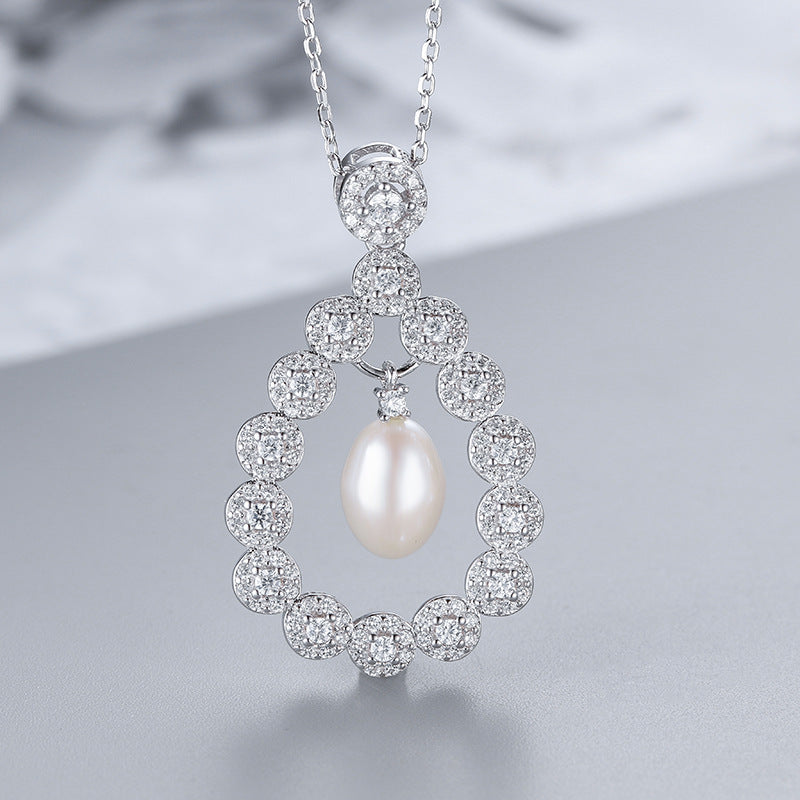 Rise Shape Freshwater Pearl Sapphire Pendent Necklace