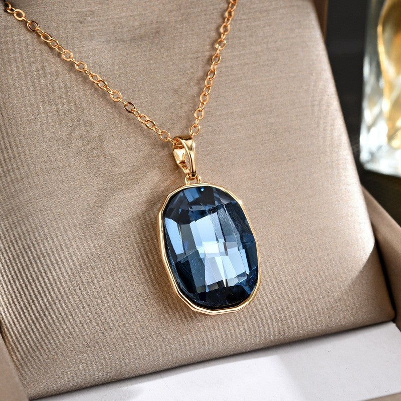 Oval Crystal Pendent Necklace