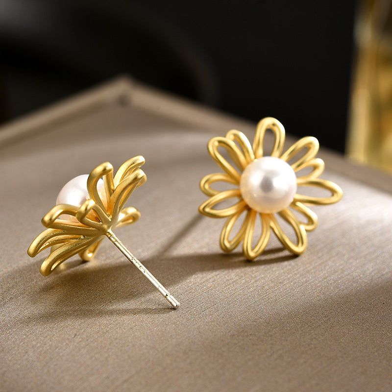 Freshwater Pearl Daisy Stud Earrings