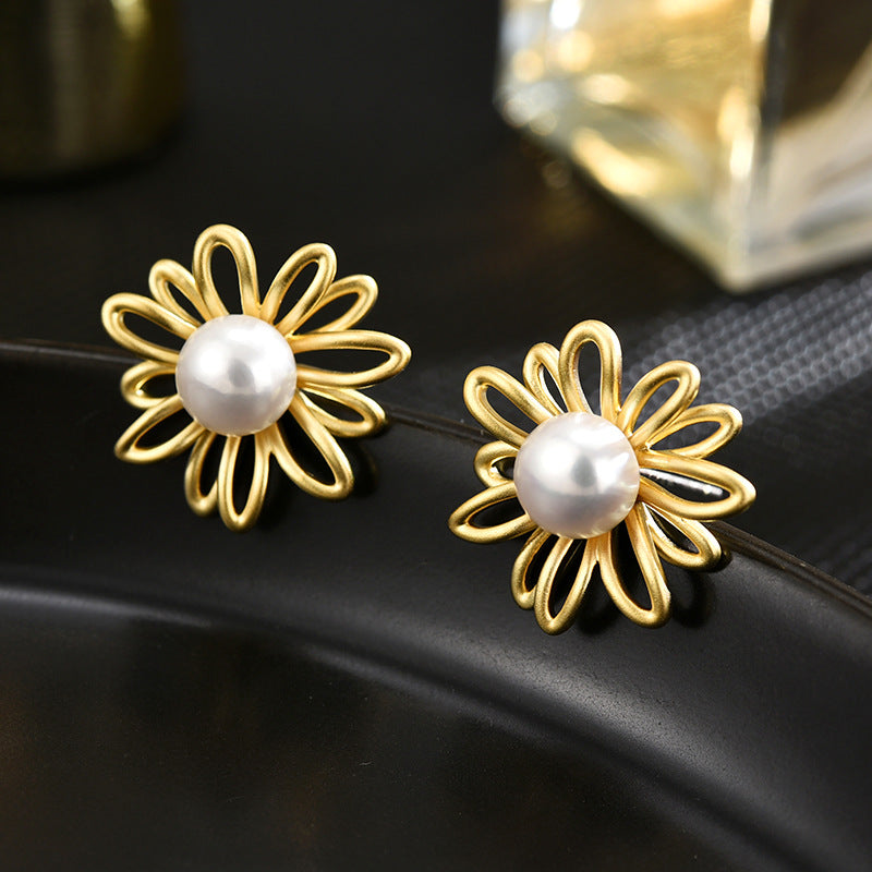 Freshwater Pearl Daisy Stud Earrings